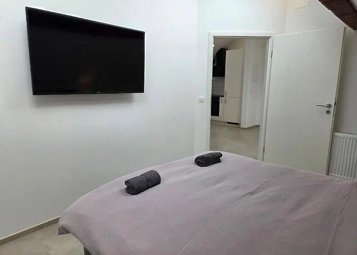 2025 Renovated 1br Loft In Lux-belair